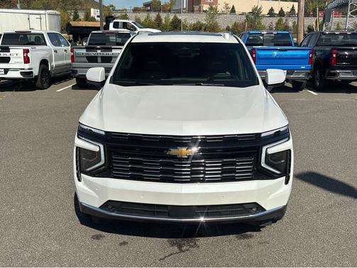 2025 Chevrolet Suburban 4WD High Country