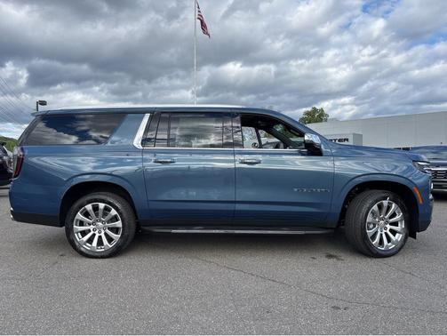 Lakeshore Blue Metallic 2026 Chevrolet Suburban Premier