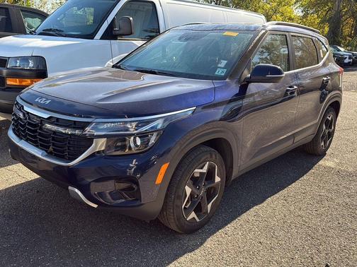 Dark Ocean Blue 2024 Kia Seltos EX
