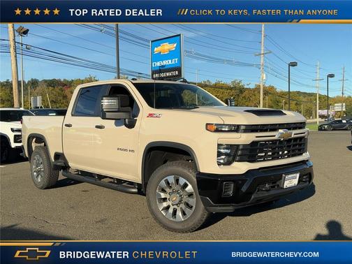 White Sands 2026 Chevrolet Silverado 2500 Custom