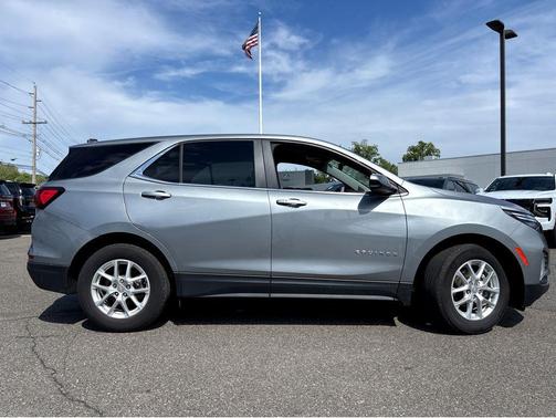 Sterling Gray Metallic 2023 Chevrolet Equinox 1LT