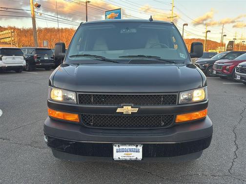 2022 Chevrolet Express 2500 RWD 2500 Regular Wheelbase WT