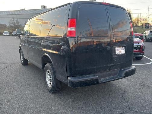 2022 Chevrolet Express 2500 RWD 2500 Regular Wheelbase WT