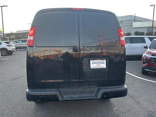 2022 Chevrolet Express 2500 RWD 2500 Regular Wheelbase WT