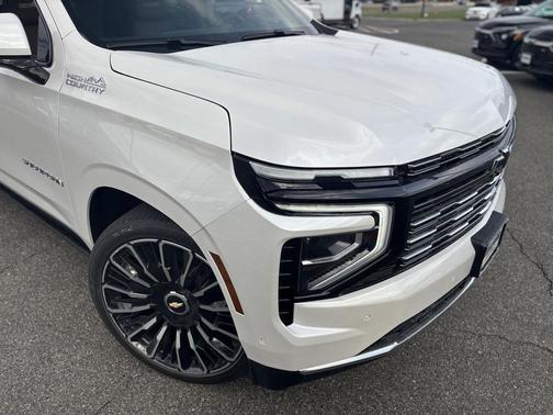 2025 Chevrolet Suburban 4WD High Country