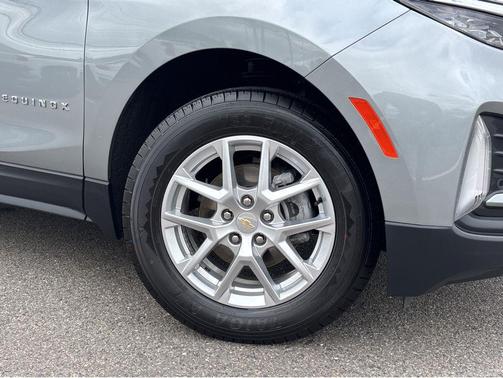 Sterling Gray Metallic 2024 Chevrolet Equinox 1LT