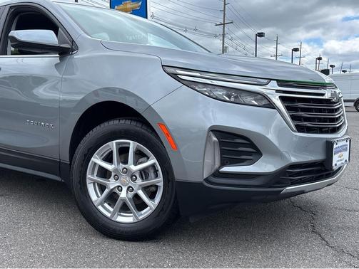 Sterling Gray Metallic 2024 Chevrolet Equinox 1LT