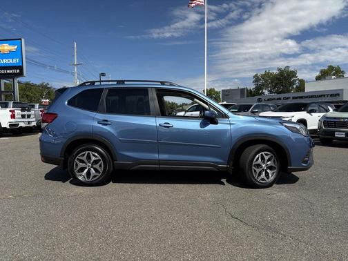 2024 Subaru Forester Premium