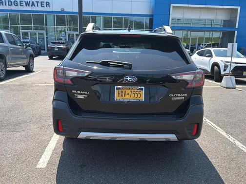 Crystal Black Silica 2022 Subaru Outback Touring