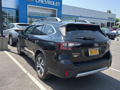 Crystal Black Silica 2022 Subaru Outback Touring