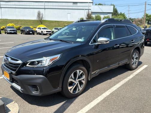 Crystal Black Silica 2022 Subaru Outback Touring
