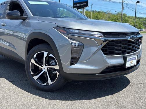 Sterling Gray Metallic 2026 Chevrolet Trax FWD 1RS