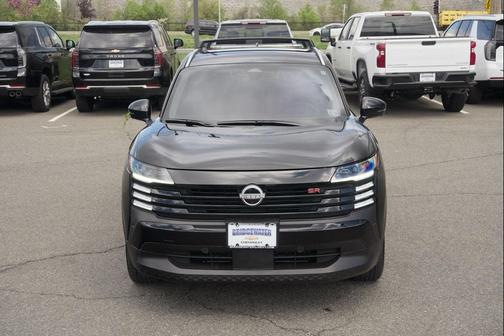 Super Black 2025 Nissan Kicks SR