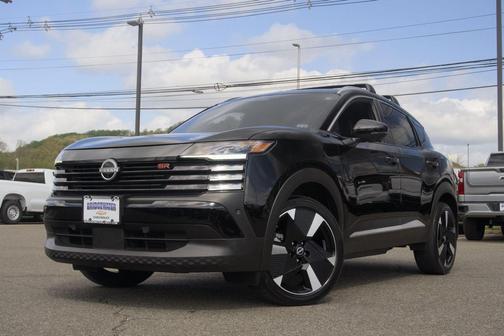 Super Black 2025 Nissan Kicks SR