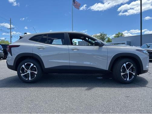 White Sands 2026 Chevrolet Trax FWD 1RS