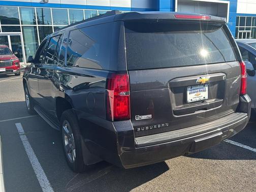2017 Chevrolet Suburban LT