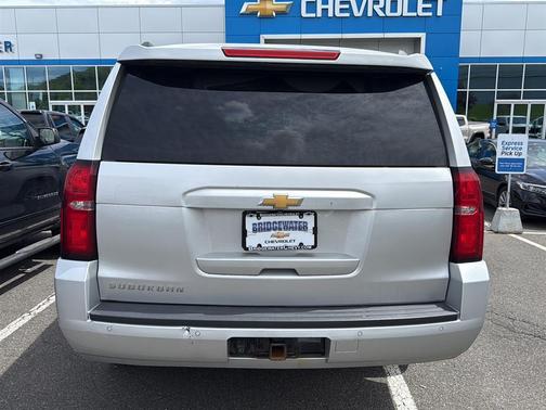 Silver Ice Metallic 2019 Chevrolet Suburban LT