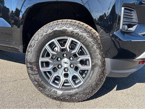 Black 2026 Chevrolet Colorado Z71