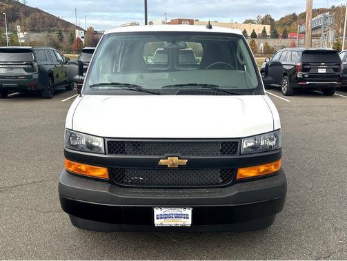 2025 Chevrolet Express 2500 RWD 2500 Regular Wheelbase WT