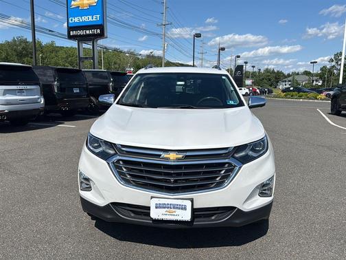 Iridescent Pearl Tricoat 2020 Chevrolet Equinox L