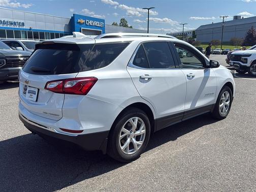 Iridescent Pearl Tricoat 2020 Chevrolet Equinox L