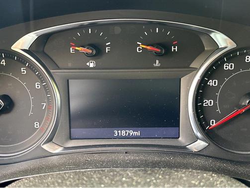 Summit White 2023 Chevrolet Traverse LT Cloth