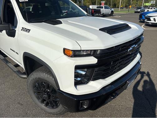 2026 Chevrolet Silverado 2500 Custom