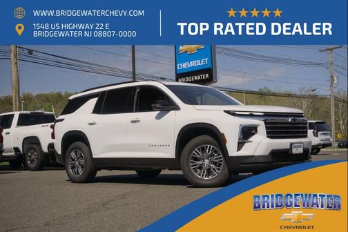 Summit White 2026 Chevrolet Traverse LT