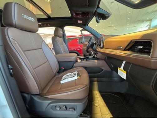 Polar White Tricoat 2026 Chevrolet Tahoe 4WD High Country