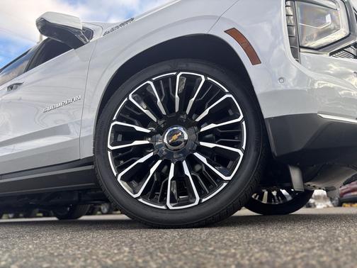 2026 Chevrolet Suburban High Country, 4WD