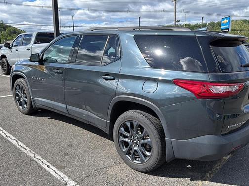 Graphite Metallic 2020 Chevrolet Traverse RS