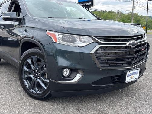 Graphite Metallic 2020 Chevrolet Traverse RS