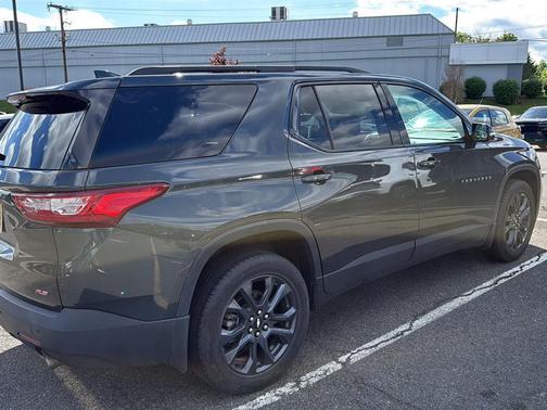 Graphite Metallic 2020 Chevrolet Traverse RS