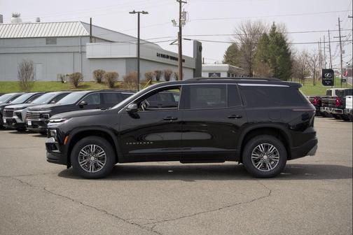 Mosaic Black Metallic 2026 Chevrolet Traverse LT