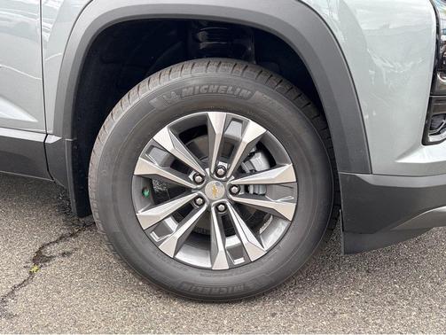 Sterling Gray Metallic 2026 Chevrolet Equinox 1LT