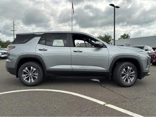 Sterling Gray Metallic 2026 Chevrolet Equinox 1LT