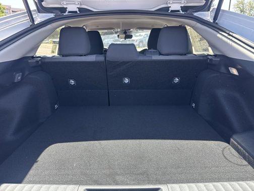 2025 Toyota Prius L