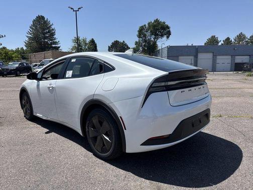 2025 Toyota Prius L