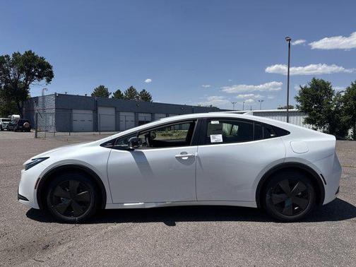 2025 Toyota Prius L