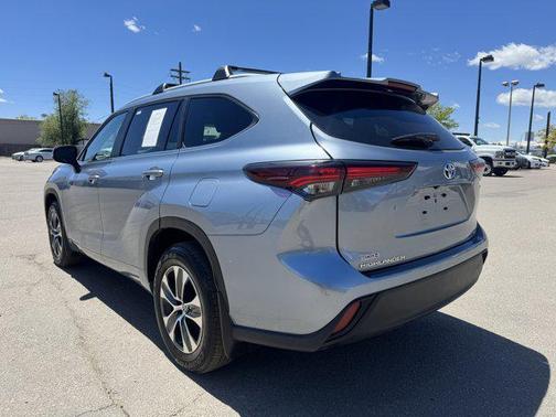 2024 Toyota Highlander Hybrid XLE