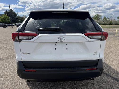 2025 Toyota RAV4 LE