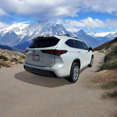 2022 Toyota Highlander Hybrid Limited