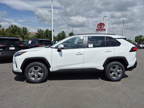 2025 Toyota RAV4 XLE