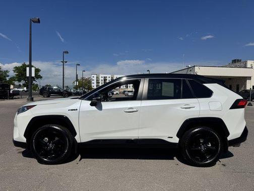 2020 Toyota RAV4 Hybrid SE
