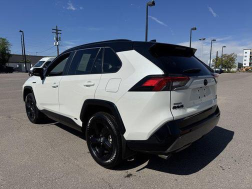 2020 Toyota RAV4 Hybrid SE