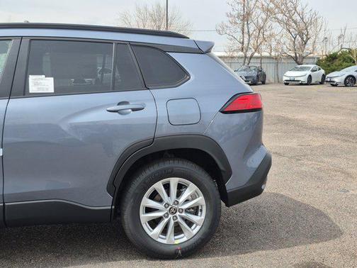 2025 Toyota Corolla Cross XLE