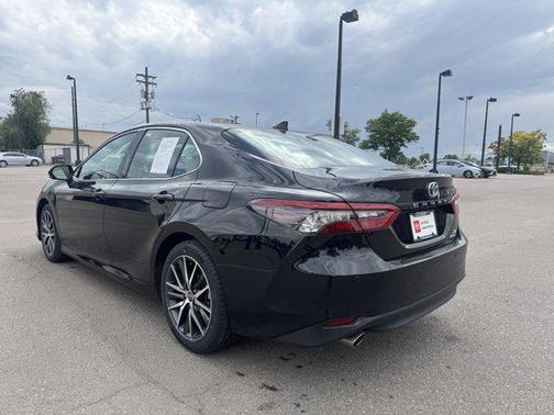 2023 Toyota Camry Hybrid XLE