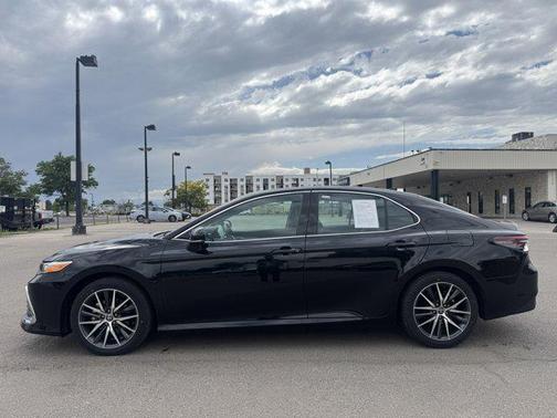 2023 Toyota Camry Hybrid XLE