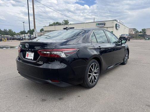 2023 Toyota Camry Hybrid XLE