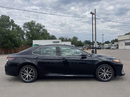 2023 Toyota Camry Hybrid XLE